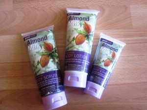 clicks good earth almond