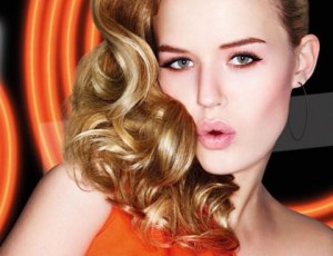 Georgia Jagger rocking Scandal'eyes