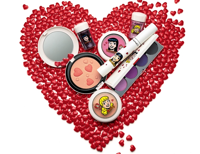 How much do we want that mooi heart-riddled compact?