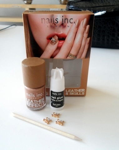 It includes a leather effect polish, nail glue, mani stick and four mini skull decals to stick on your thumbs.