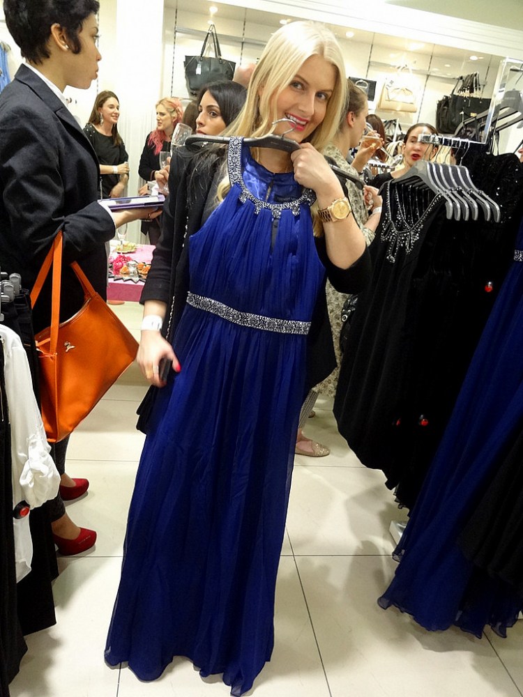 My blogger besties Karisa and Clouds both reckon it's very Princess Di.