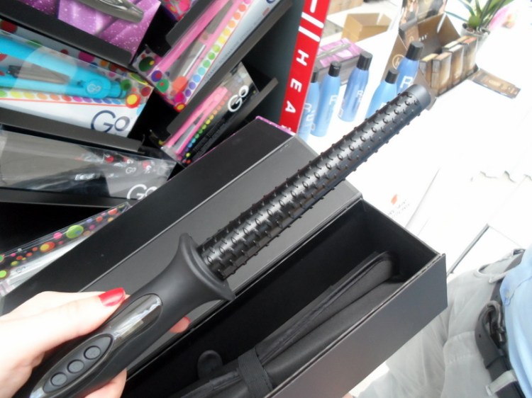 Yet another ever so slightly 50 Shades-esque looking hair device.