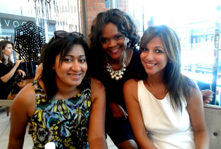 My beautiful melanin rich friends who'll never know the pain of self-tan stained palms.