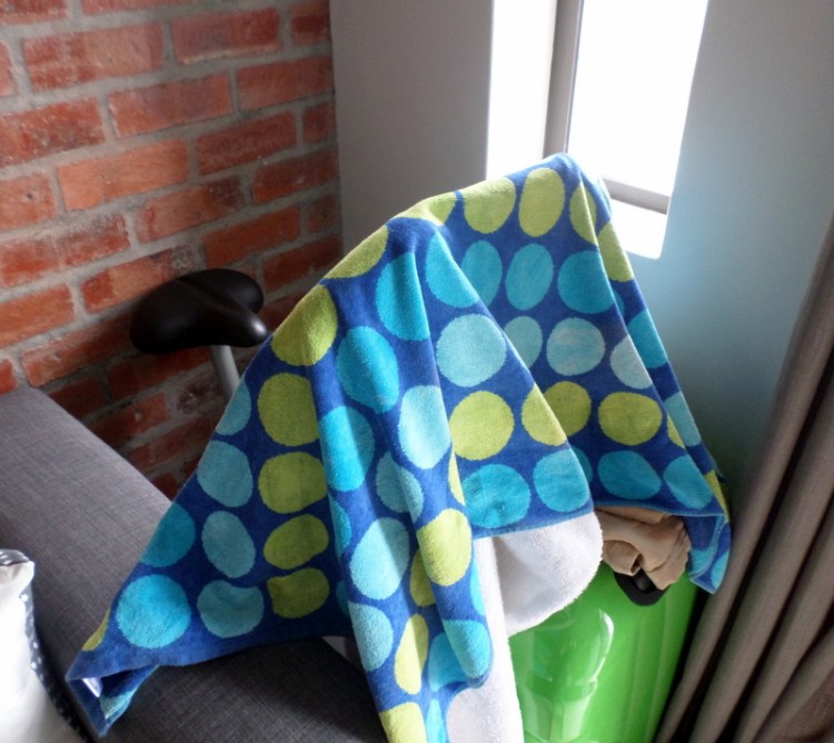 Please gnore my current house guest's terrifying lime suitcase.