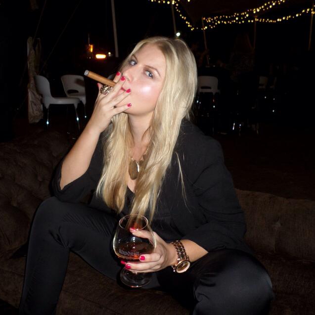 What do you think girls? Would Ian approve? Would he let me steek my stilettos in his dining room table?