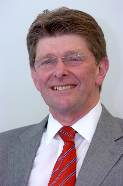 P&G's trichologist, Dr John Gray.