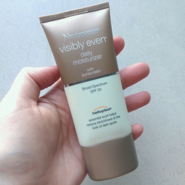 Neutrogena's Visibly Even Daily Moisturiser SPF 30