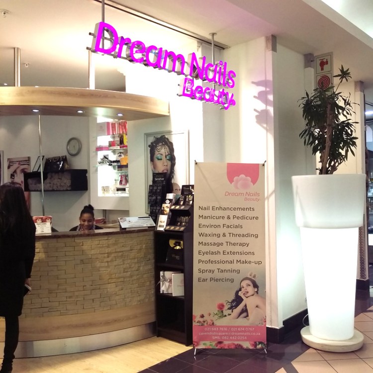 That blerrie woman would not move out my shot. Arrgh!