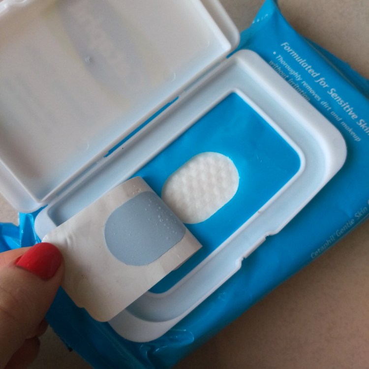 The seal and plastic flap help ensure your wipes never dry out.