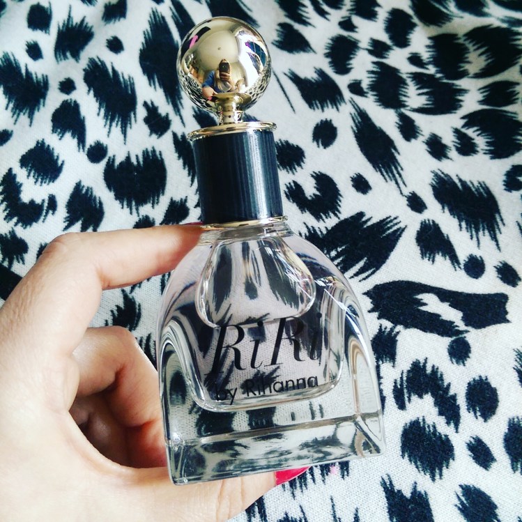 Can you see me peering over it with my phone in the cap?