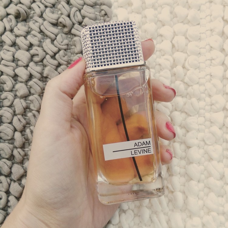 See how the cap looks like a mic?