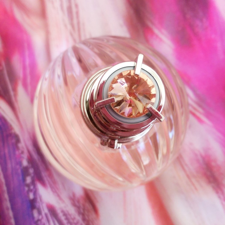 This gets a second shot so I can show you the pretty crystal in the cap.