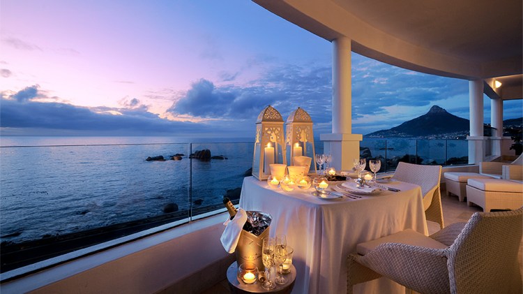 Yep, the 12 Apostles is there!