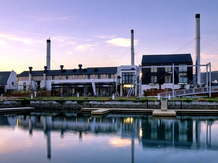 Keen on sundowners at the Turbine Hotel in Knysna?