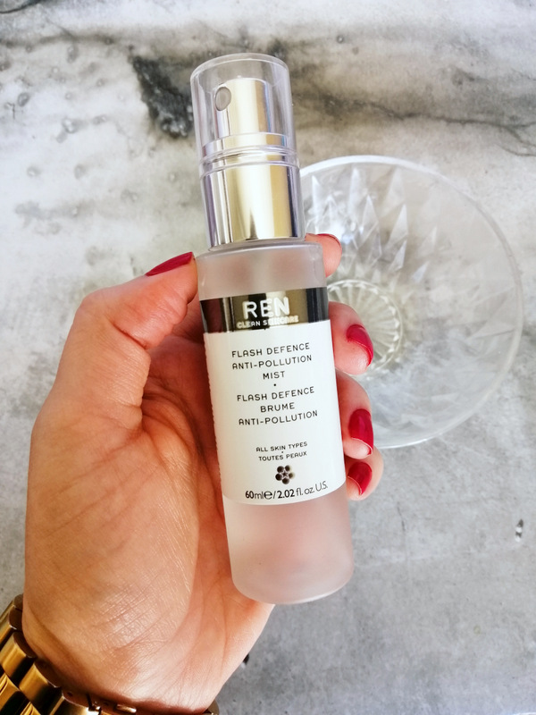 REN Flash Defence anti-pollution mist